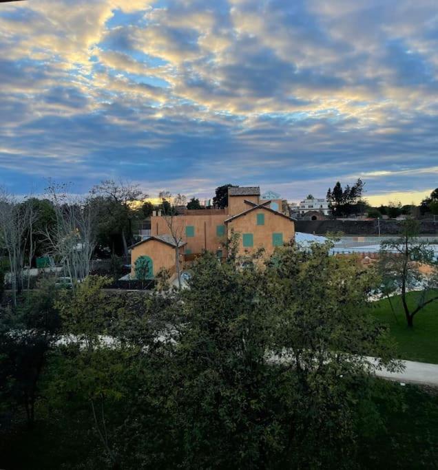 Pamphilj Apt Close To St.Peter'S Rome Exterior photo